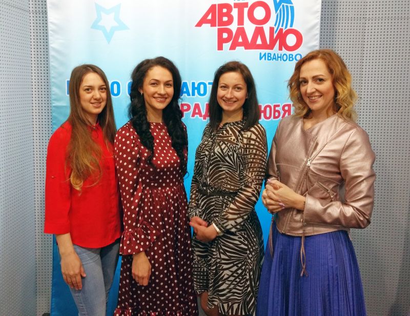 Ксения Селезнева и участницы конкурса Наталья Шибаева, Анна Гербер, Екатерина Низова
